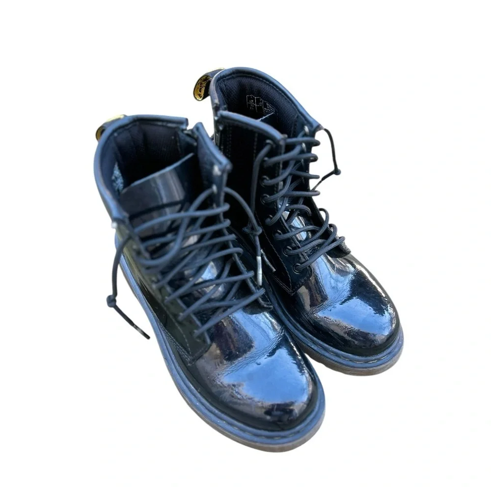 Dr. Marten’s TODDLER 1460 RAINBOW PATENT LEATHER LACE UP BOOTS - Size 2 - Black